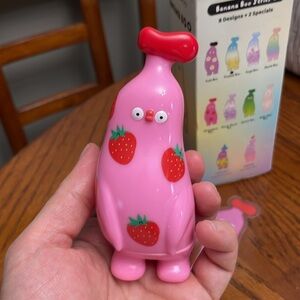 Banana Boo Warm Fuzzies Season 2 Blind Box CJOY x FLABJACKS Strawberry Boo 🍓